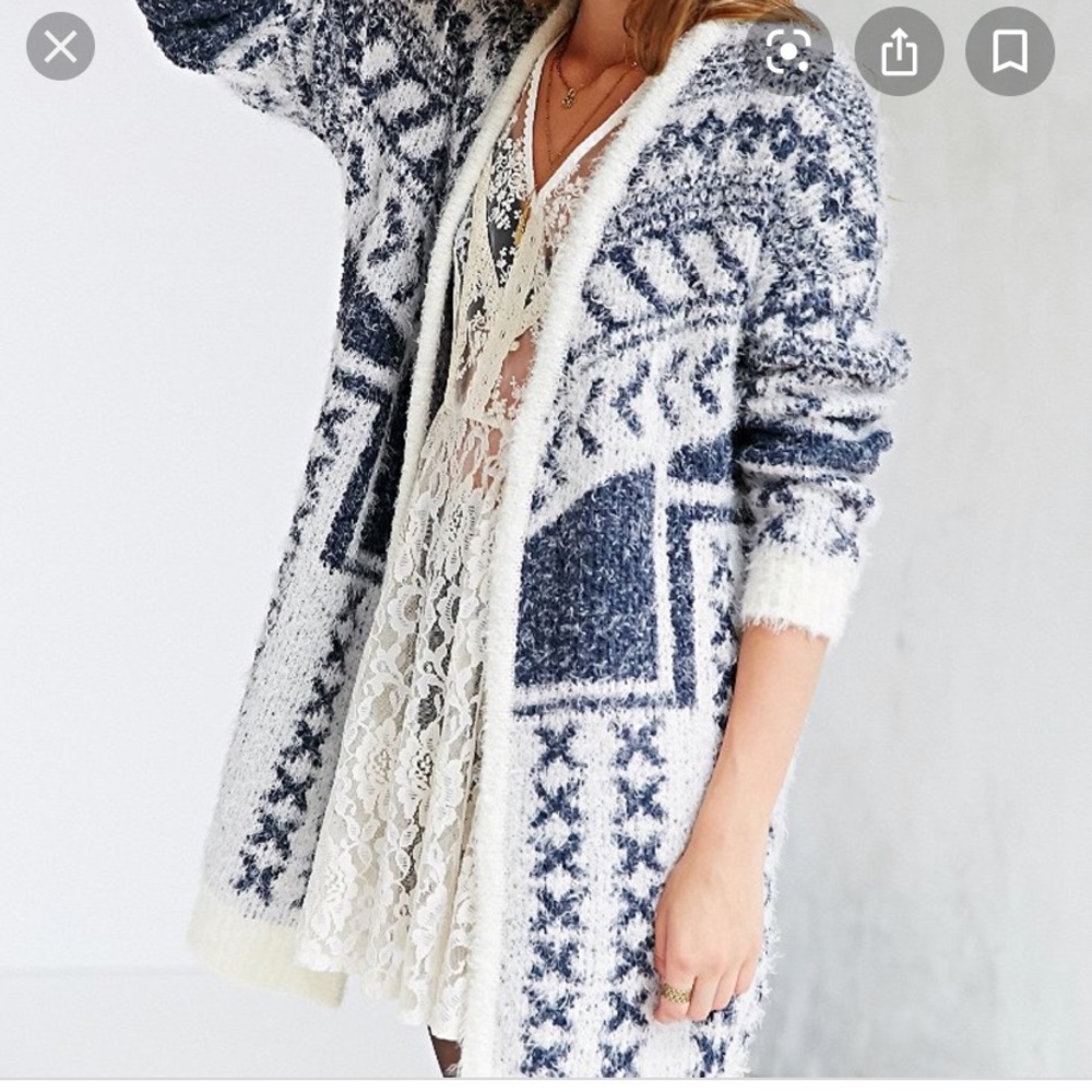 Ecote sweater
